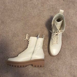 NWOT Dolce vita cream boots